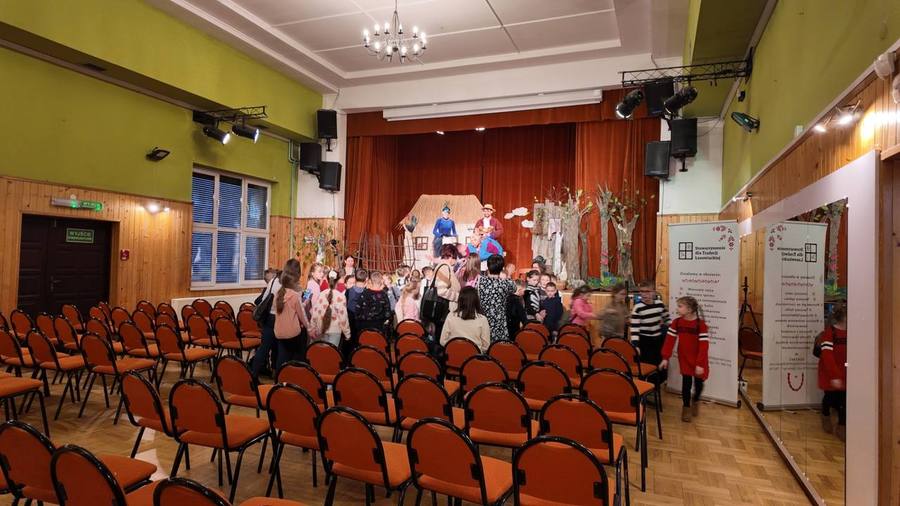 Widownia spektaklu „Teatr po Godzinach", dokumentacja projektu (zdjęcie 4)