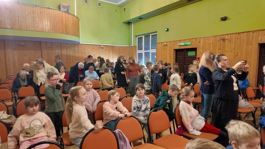 Widownia spektaklu „Teatr po Godzinach", dokumentacja projektu (zdjęcie 21)